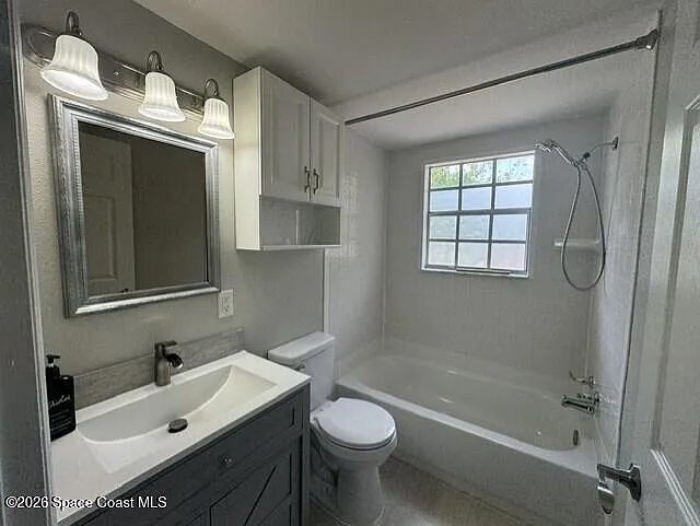 1841 Baldwin St — Photo 12