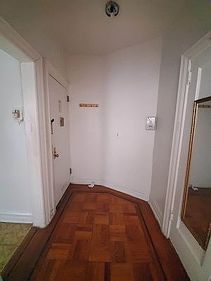 4th image of 902 44th St #B1