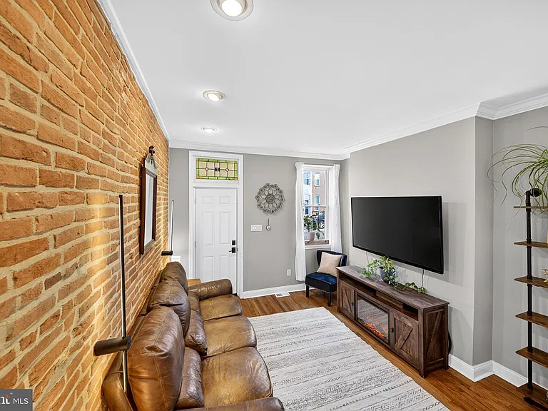 7 E Fort Ave — Photo 17