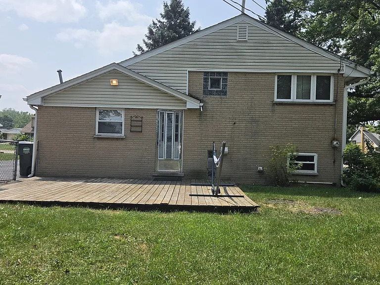8418 W Crain St — Photo 37