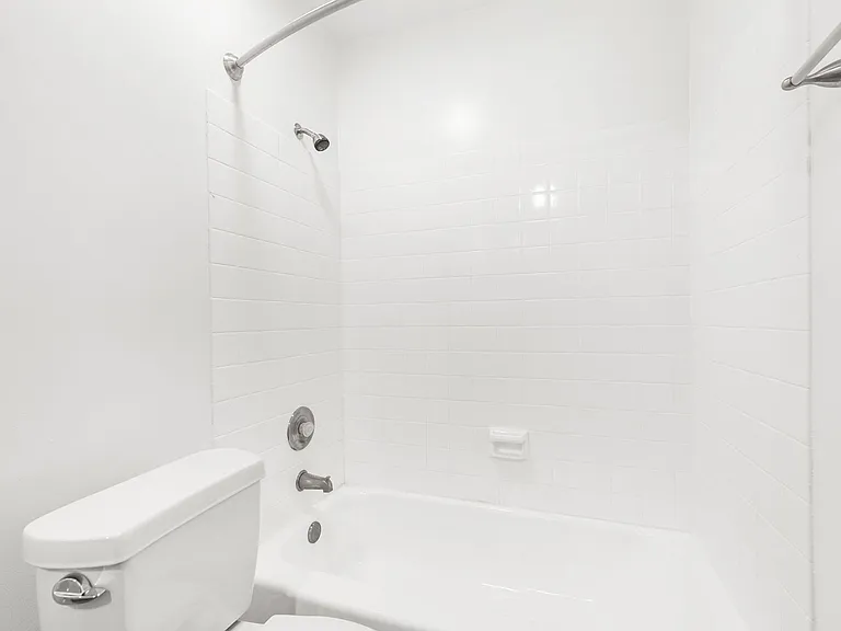 8440 Fountain Ave — Photo 17