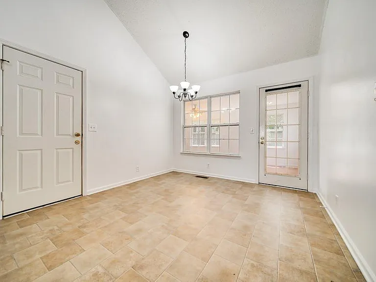 824 Stone Hedge Ct — Photo 24