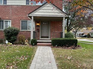 22237 Marter Rd, Saint Clair Shores, MI 48080
