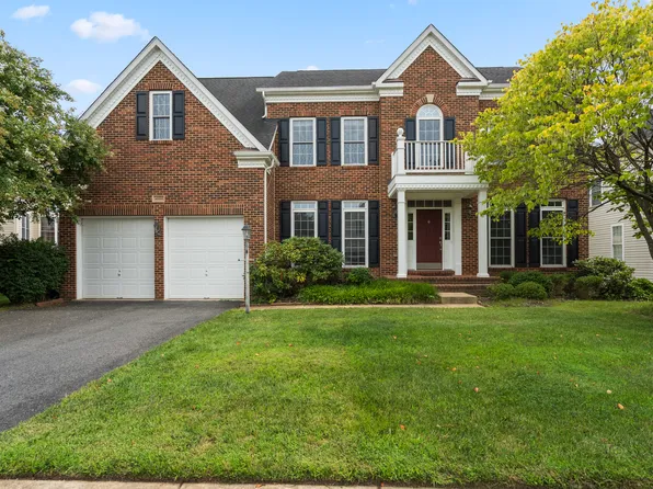 43331 Hollybank Pl, Chantilly, VA 20152