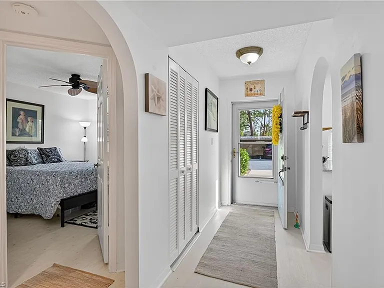 705 Augusta Blvd #4 — Photo 3