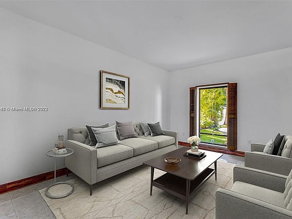 2nd image of 411 Alhambra Cir