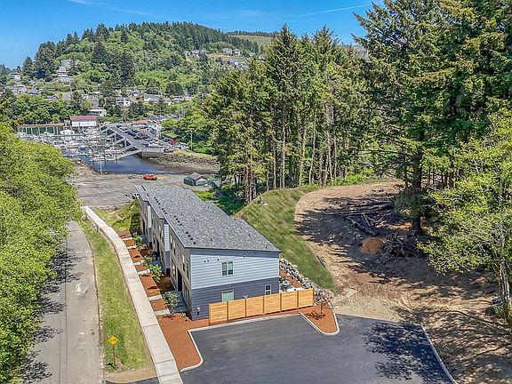 3rd image of 500 SE Shell Ave