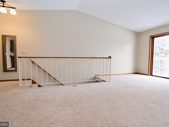 4th image of 1042 Pondview Ct