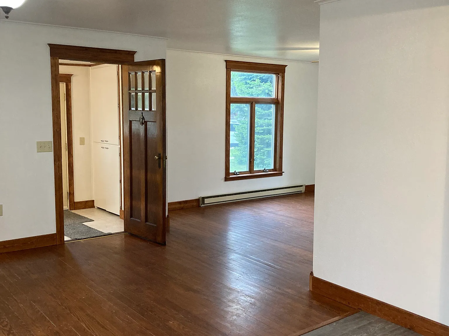 3 bed, 1709 sqft, $1,350 — Photo 2