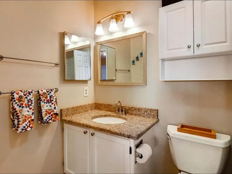 Second floor bathroom off of loft