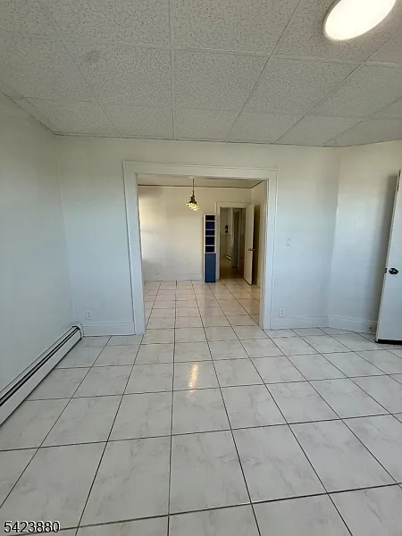 3 bed, 1.0 bath, $1,950 — Photo 3