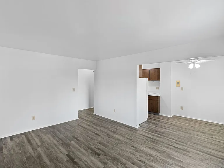 220 Park St — Photo 7