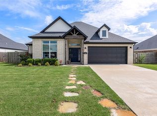 1902 W Gilligan Ave, Rogers, AR 72758