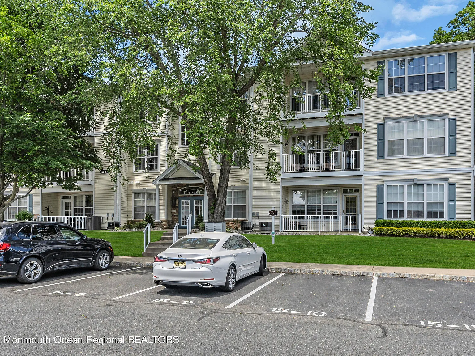 2 bed, 2.0 bath, 1592 sqft, $3,000 — Photo 3
