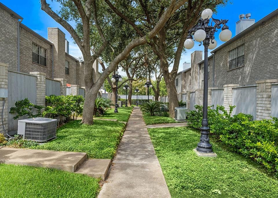 1st image of 414 Wilcrest Dr #414