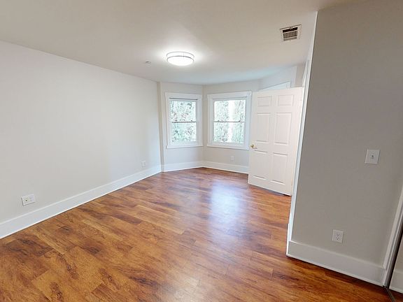 5th image of 1279 N Garfield Ave Unit 3