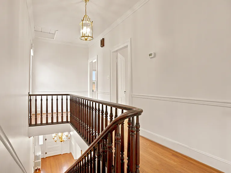 209 N Washington St — Photo 67