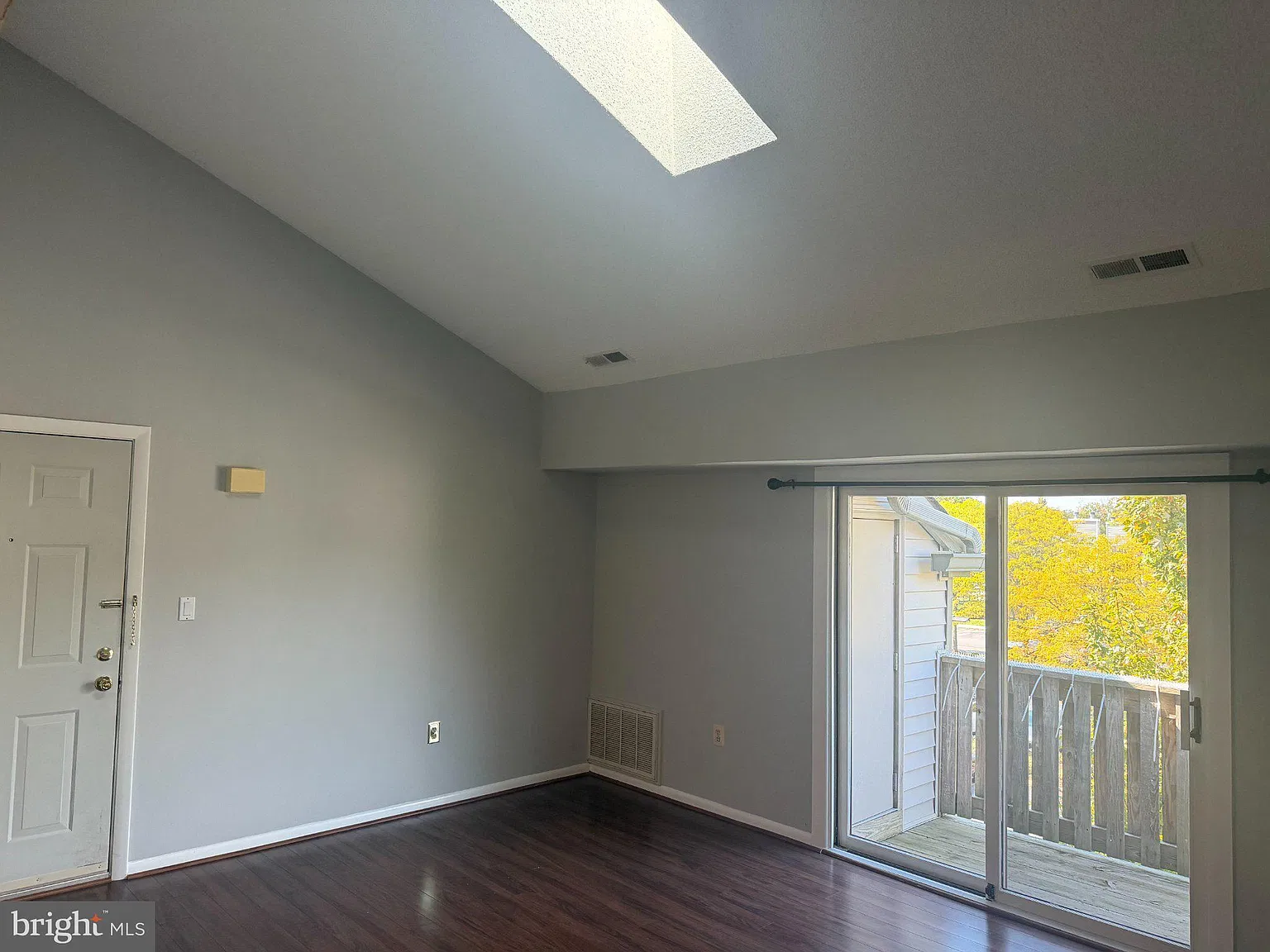 1 bed, 1.0 bath, 667 sqft, $1,900 — Photo 3