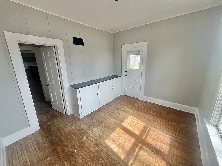 204 S Highland Ave #B — Photo 6