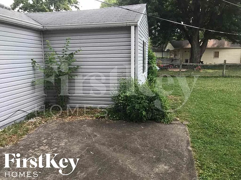4801 Leone Dr — Photo 16