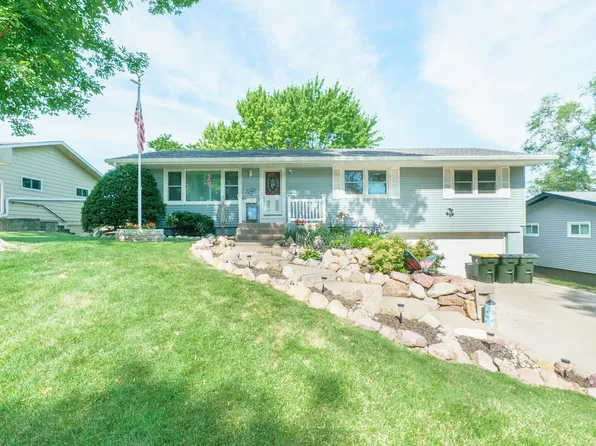 2615 S Lyons St, Sioux City, IA 51106
