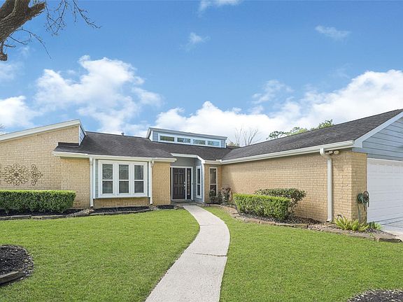 4th image of 6119 Hummingbird St