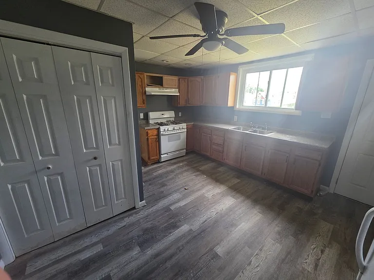 1703 Bailie Ave — Photo 18