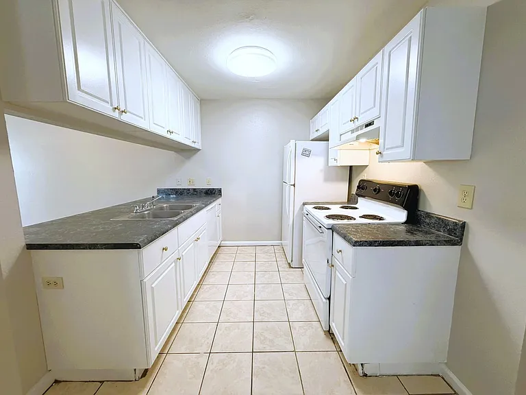 2708 Tess Cir — Photo 6