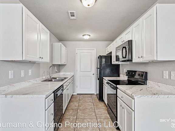4th image of 1207 S Haden St #B