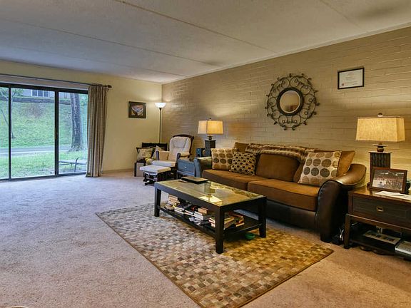 2nd image of 461 Canberra Dr #106