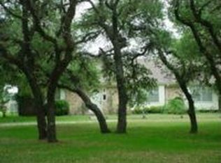 671 Ocelot Rd, Inez, TX 77968