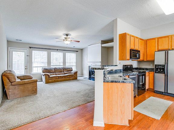 3rd image of 341 Southmen Ln