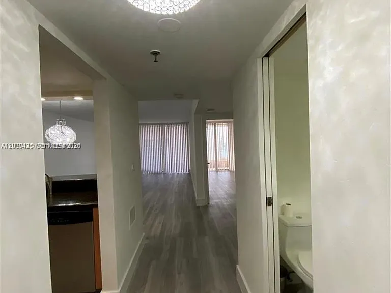 555 NE 15th St #33E — Photo 2