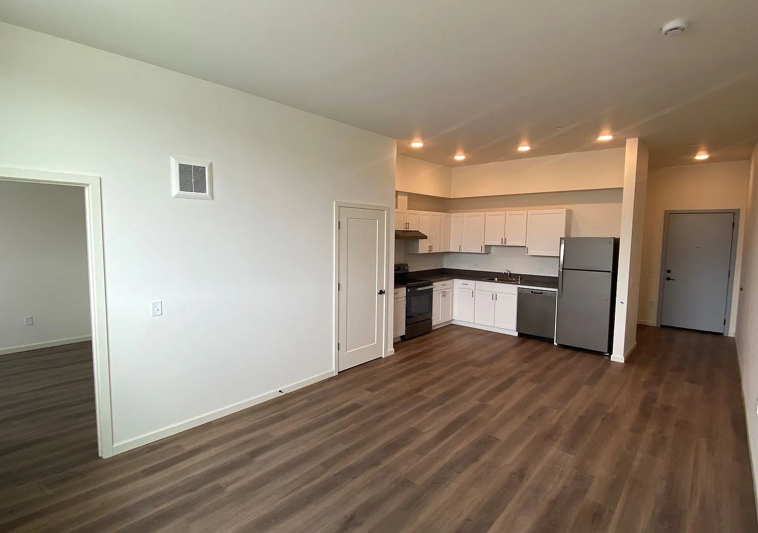 Market Flats Apartment Building — Photo 4
