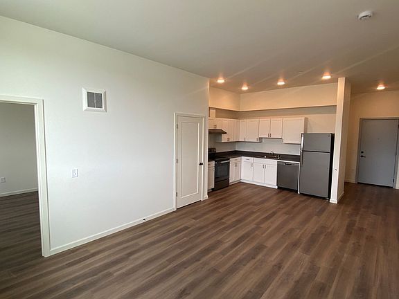 4th image of 310 Capitol Way N APT 212