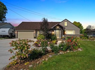 334 Main St, Wrightstown, WI 54180