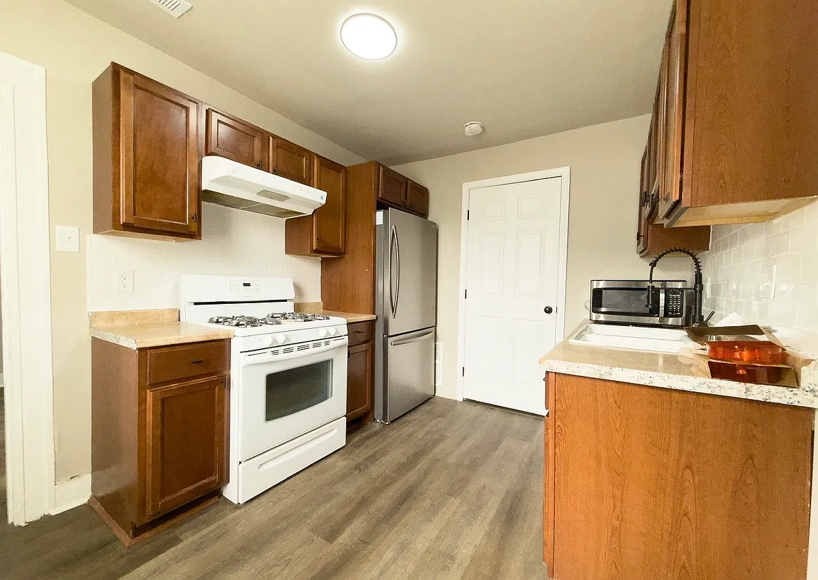 4 bed, 1513 sqft, $2,100 — Photo 4