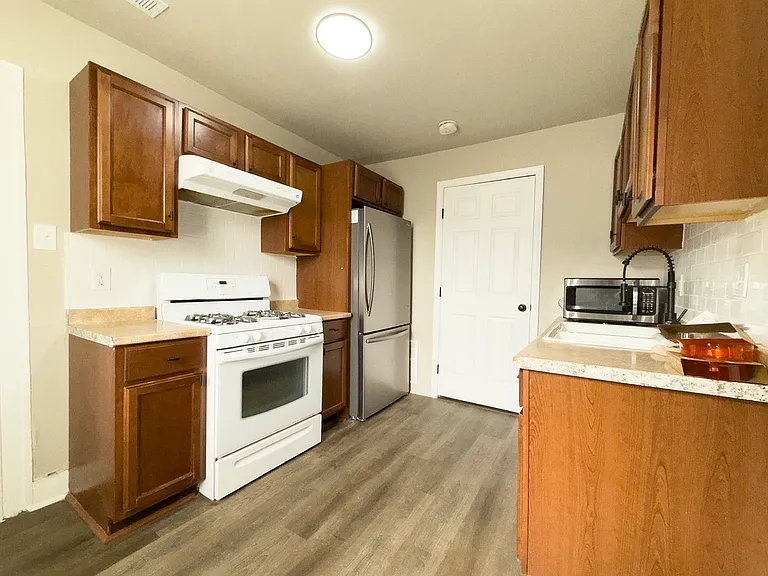 123 Walnut Ave — Photo 4
