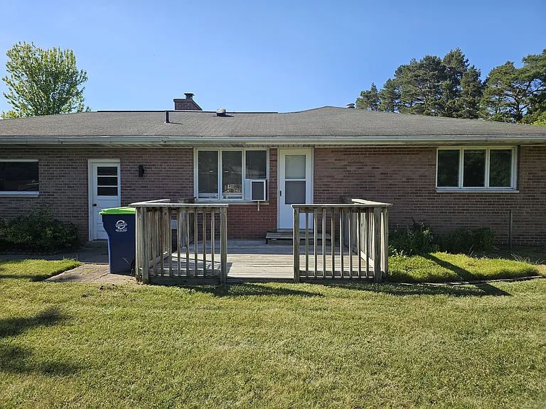8942 Delwood Dr — Photo 10