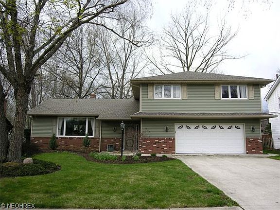 2nd image of 385 Briar Lake Dr
