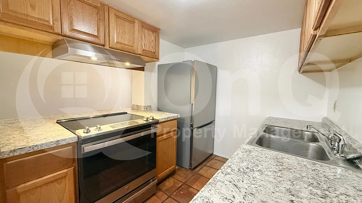 2 bed, 1.0 bath, 924 sqft, $1,250 — Photo 3