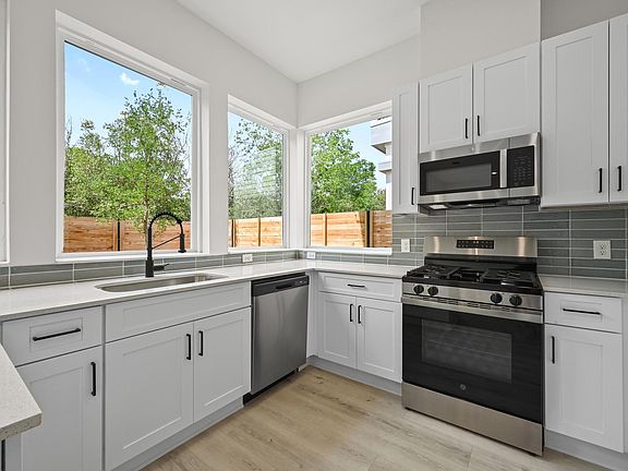 3rd image of 2000 Riverside Farms Rd #18101