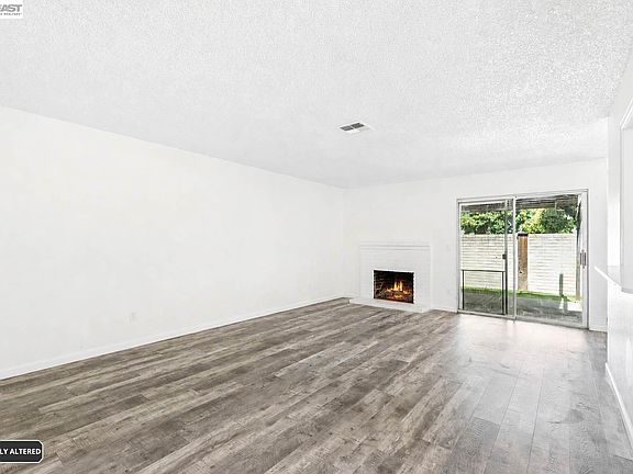 4th image of 1247 Johnson Ct