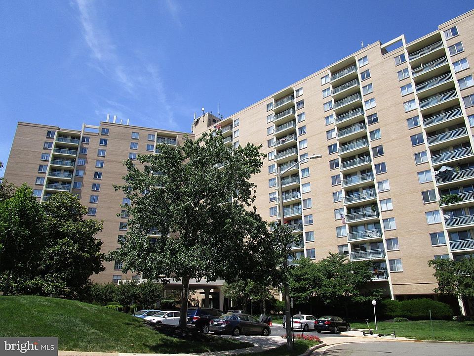 1st image of 501 Slaters Ln APT 308