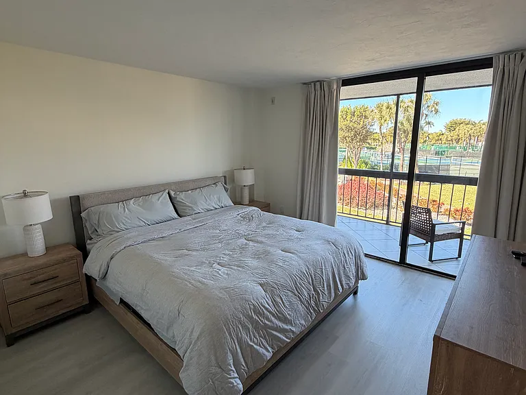 601 Seaview Ct #C201 — Photo 9