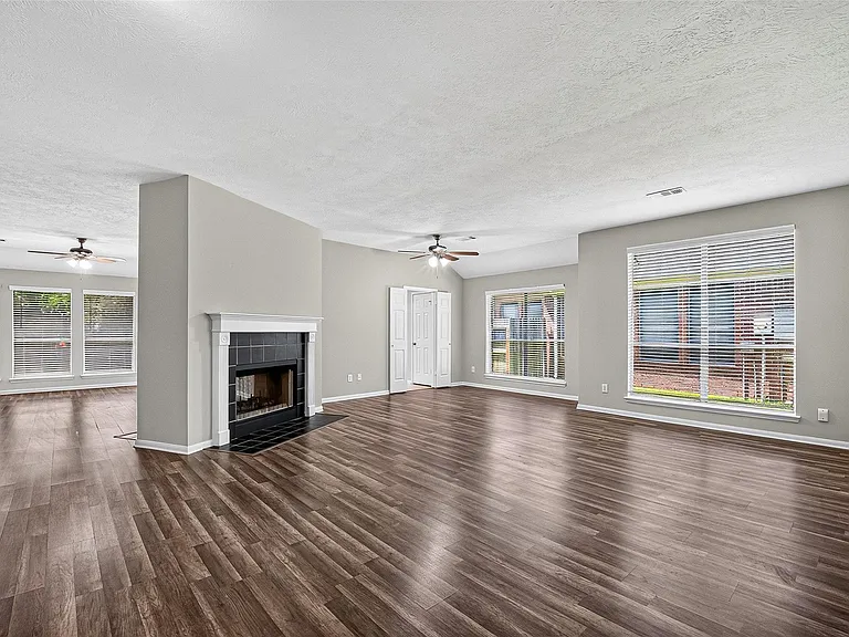 2902 Burgess Hill Ct — Photo 5