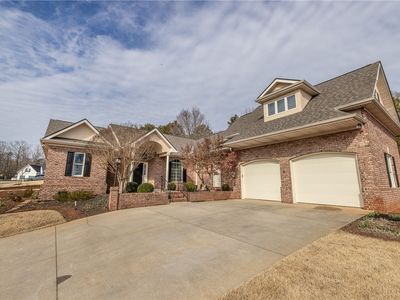 702 Bogey Blvd, Seneca, SC, 29678