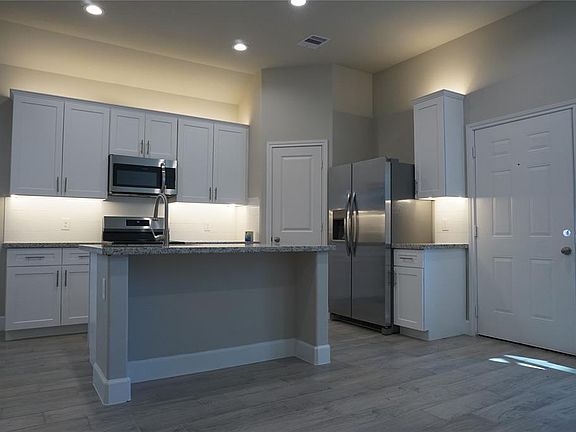 3rd image of 11919 Nelwood Street