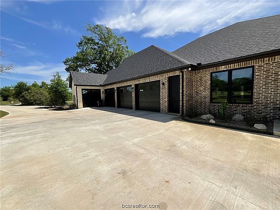 5th image of 10121 St John Dr