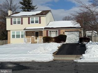 825 Lombardy Dr, Lansdale, PA 19446